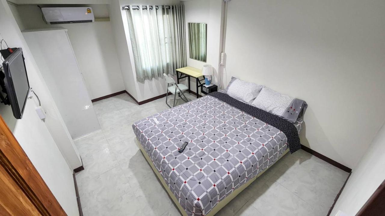 Apartment A4 Dindaeng Bangkok Esterno foto