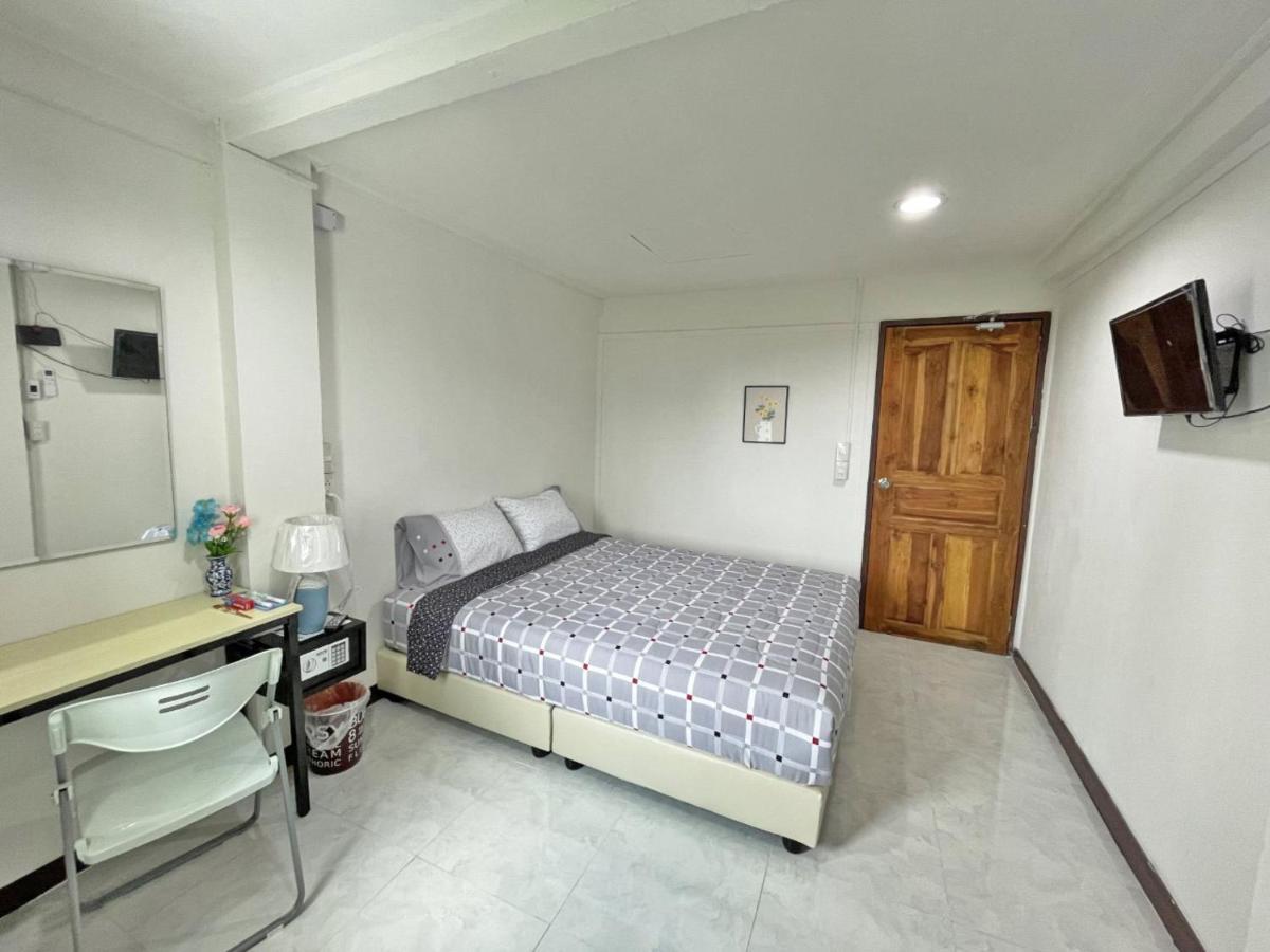 Apartment A4 Dindaeng Bangkok Esterno foto
