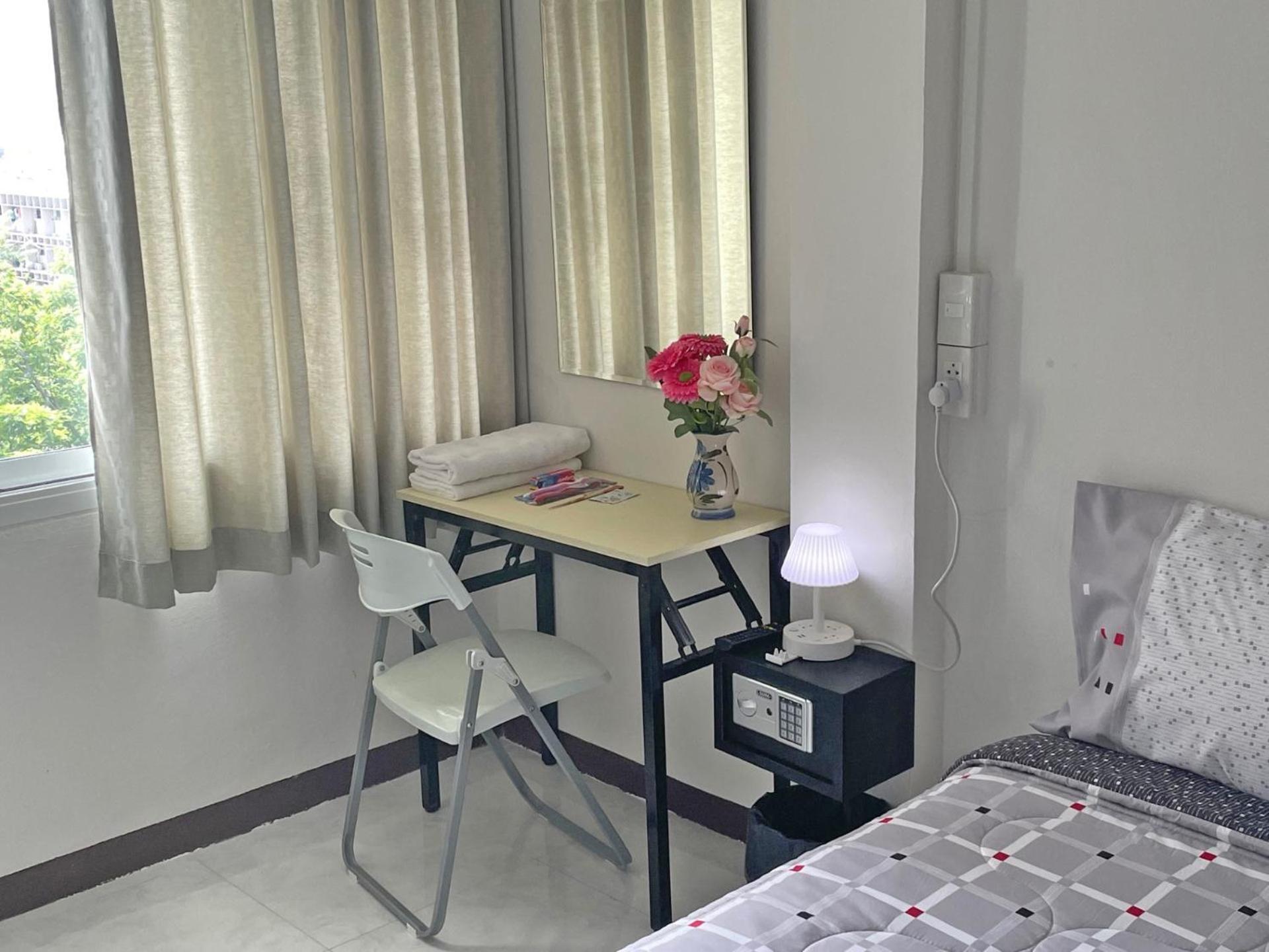 Apartment A4 Dindaeng Bangkok Esterno foto